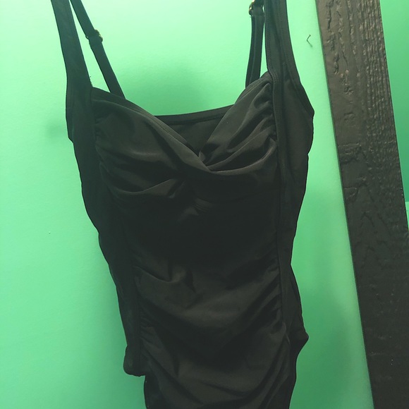 Swimsuit - Picture 3 of 4